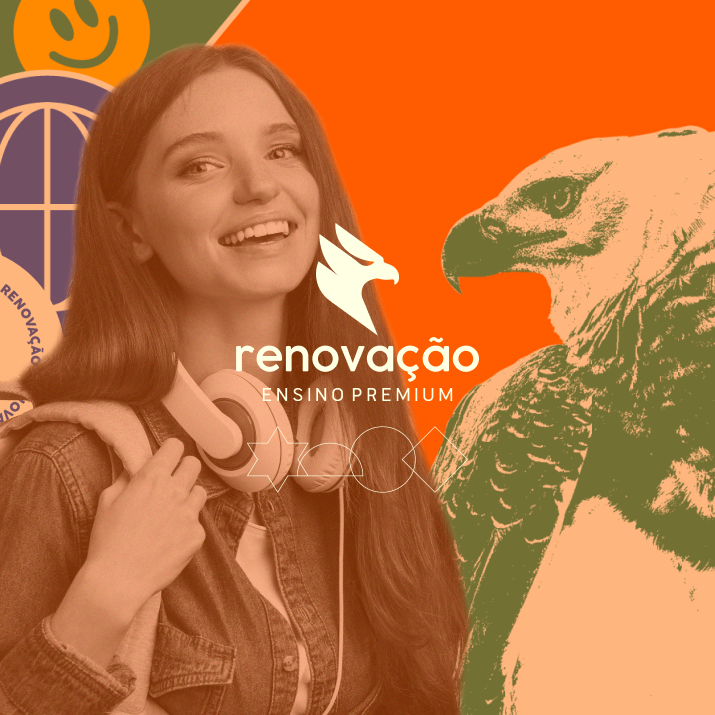 Mulher sorrindo com fone e mala ao lado de uma águia com o fundo laranja